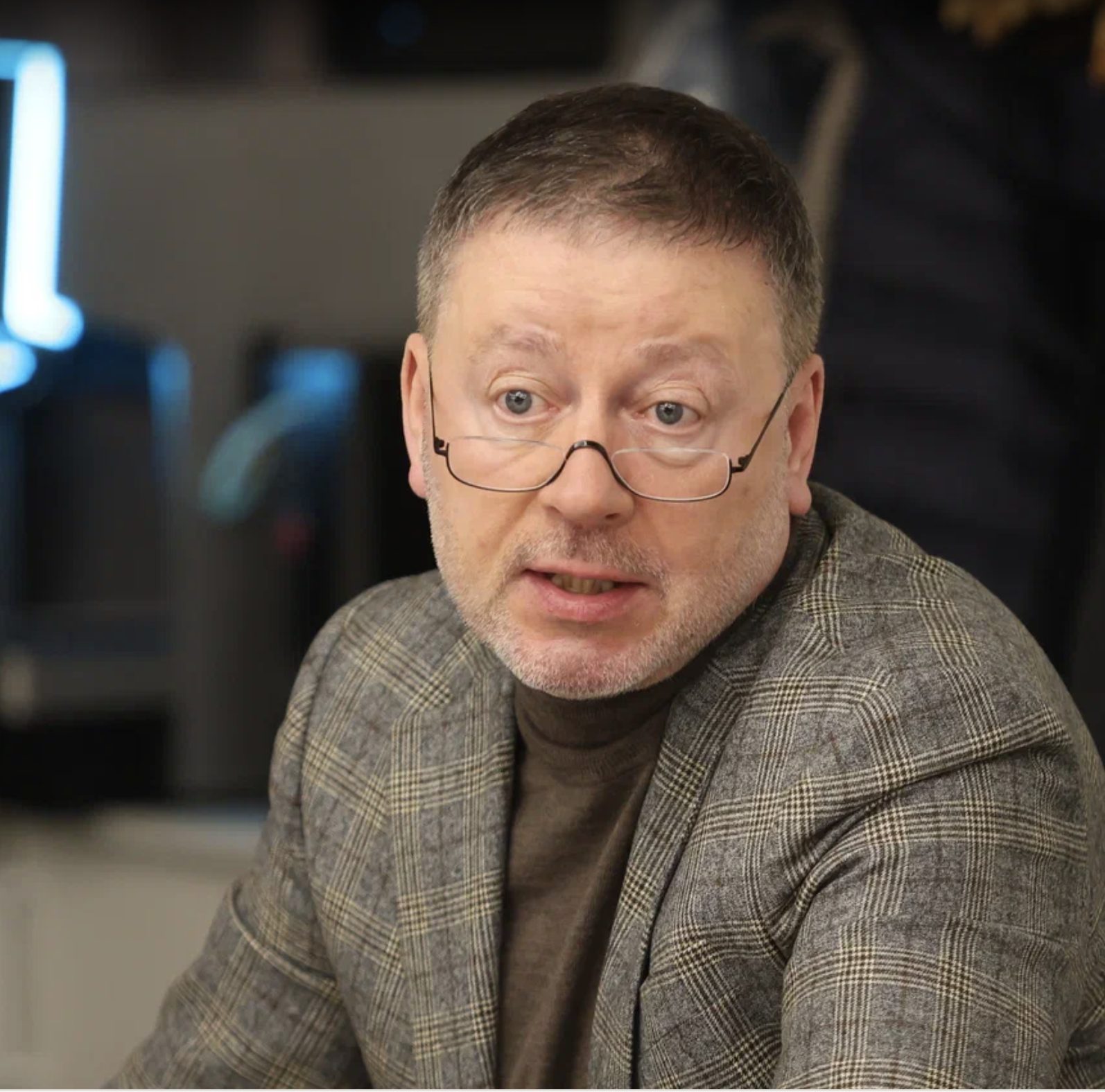 Руководитель проекта Ассоциации "НП Совет рынка"  Алексей Белокрыс выступает на презентации рейтинга циркулярной трансформации субъектов РФ " ИНФРАГРИН_РЕ_3"